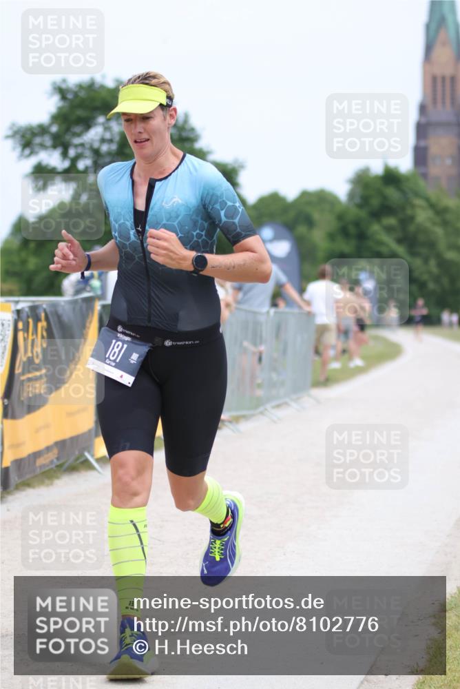 22.06.2025 - Viking Triathlon H.Heesch http://msf.ph/oto/8102776 22.06.2025 13:37:42 Laufen 181, 509 meine-sportfotos.de