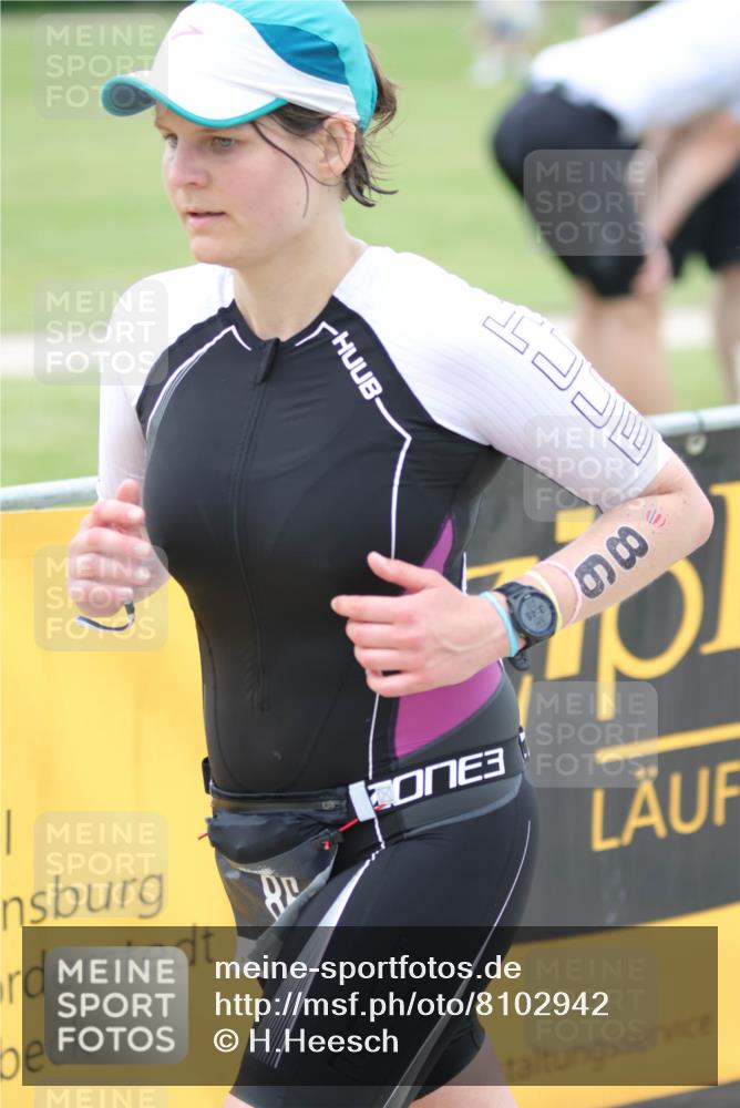 22.06.2025 - Viking Triathlon H.Heesch http://msf.ph/oto/8102942 22.06.2025 15:49:11 Laufen 86, 140 meine-sportfotos.de