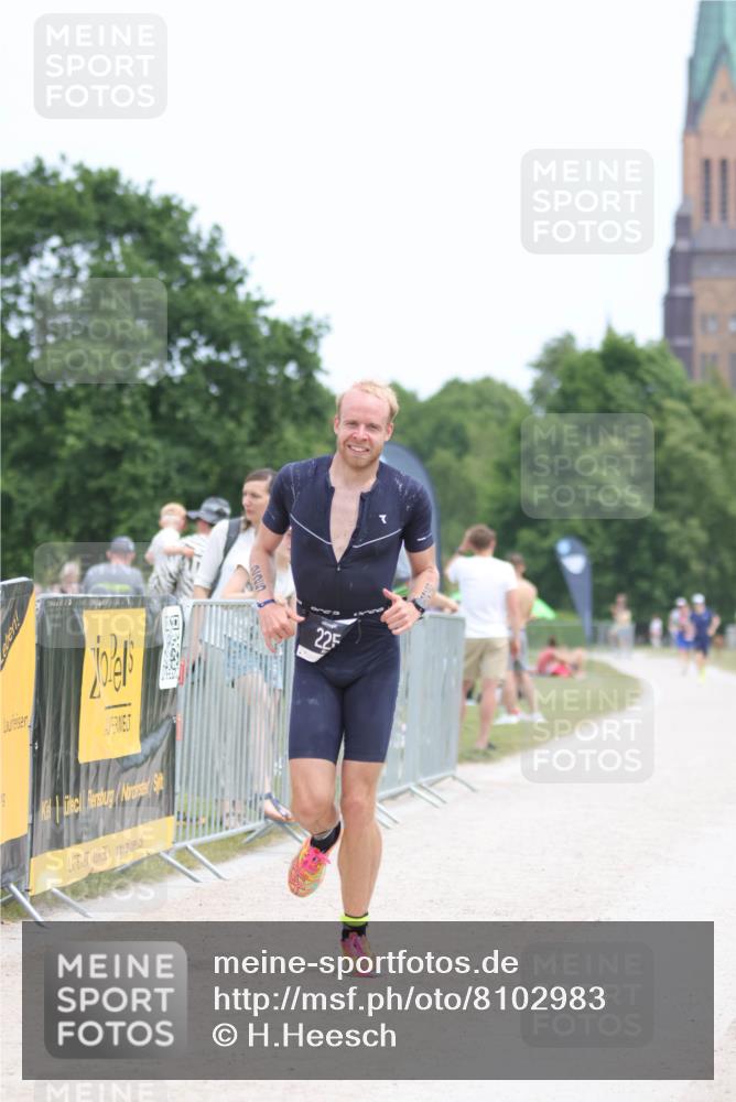 22.06.2025 - Viking Triathlon H.Heesch http://msf.ph/oto/8102983 22.06.2025 13:38:06 Laufen 225, 318 meine-sportfotos.de
