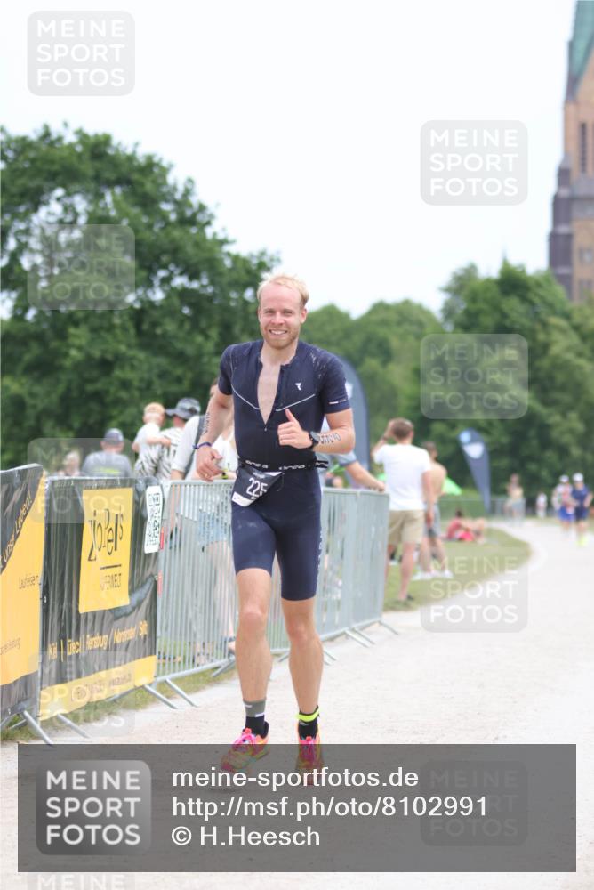 22.06.2025 - Viking Triathlon H.Heesch http://msf.ph/oto/8102991 22.06.2025 13:38:06 Laufen 225, 318 meine-sportfotos.de