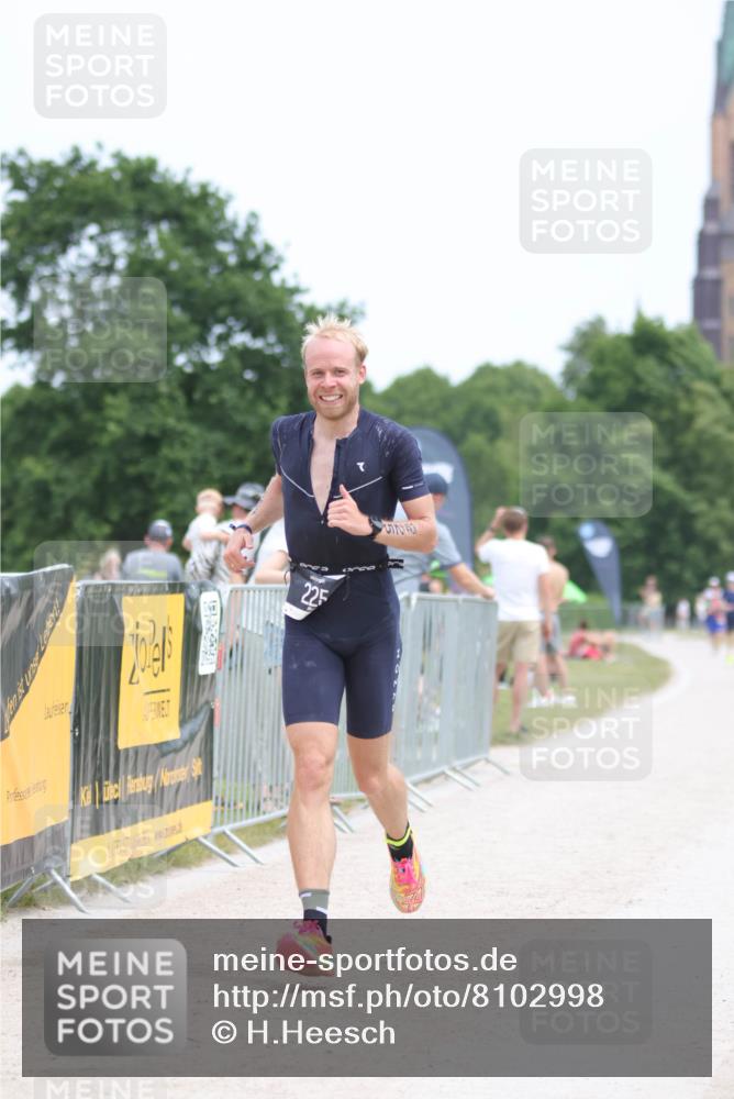 22.06.2025 - Viking Triathlon H.Heesch http://msf.ph/oto/8102998 22.06.2025 13:38:06 Laufen 225, 318 meine-sportfotos.de