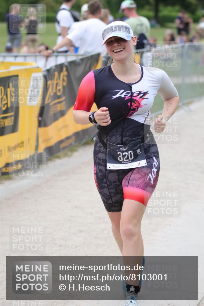 22.06.2025 - Viking Triathlon H.Heesch http://msf.ph/oto/8103001 22.06.2025 15:50:17 Laufen 249, 320 meine-sportfotos.de