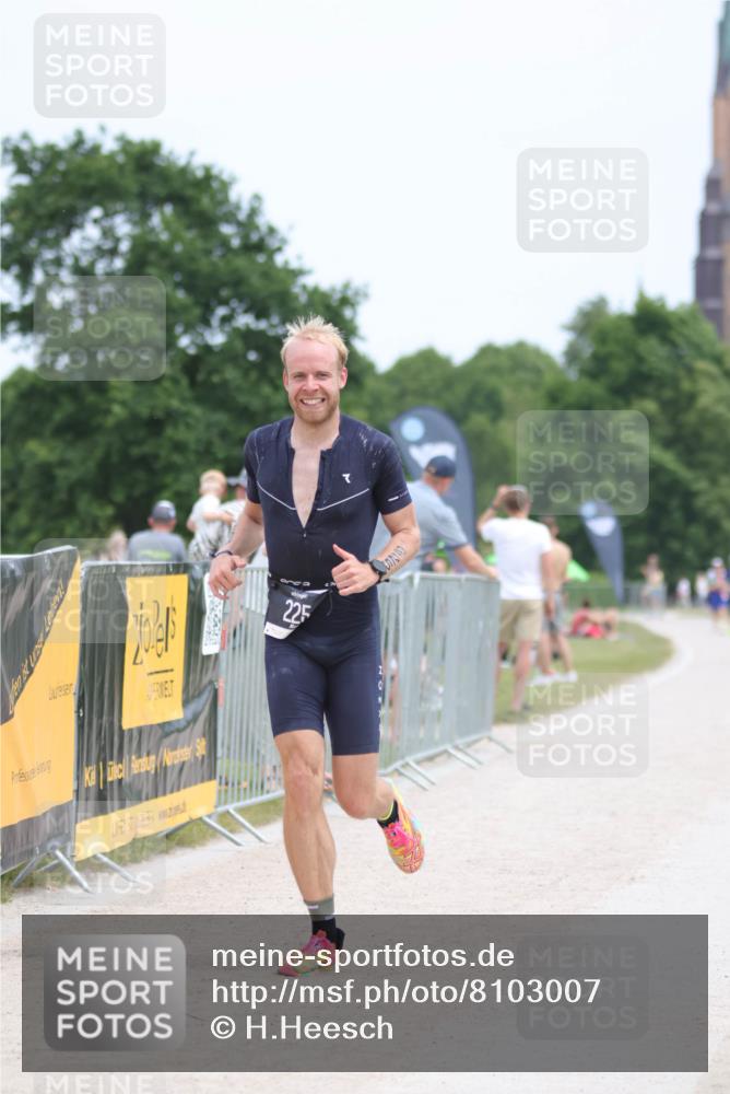 22.06.2025 - Viking Triathlon H.Heesch http://msf.ph/oto/8103007 22.06.2025 13:38:07 Laufen 225, 318 meine-sportfotos.de