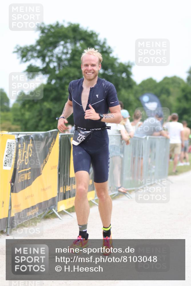 22.06.2025 - Viking Triathlon H.Heesch http://msf.ph/oto/8103048 22.06.2025 13:38:07 Laufen 225, 318 meine-sportfotos.de