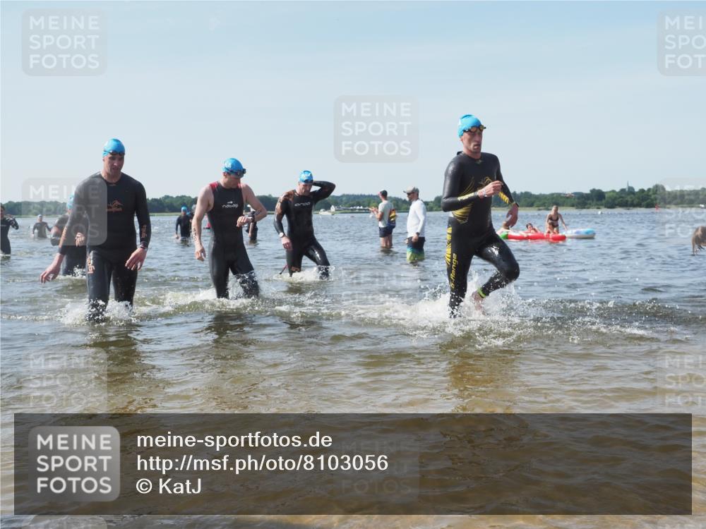 22.06.2025 - Viking Triathlon KatJ http://msf.ph/oto/8103056 22.06.2025 10:34:33 Schwimmen 114, 247, 284, 306, 323, 341, 366, 430, 486, 520, 546, 550 meine-sportfotos.de