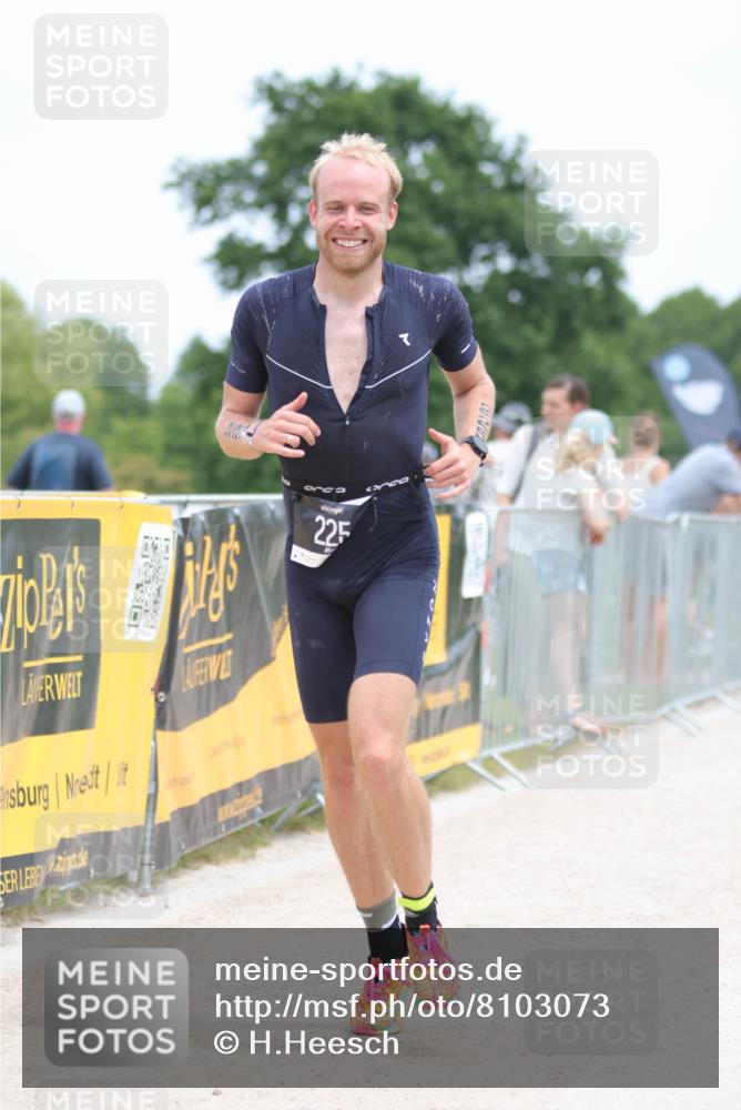 22.06.2025 - Viking Triathlon H.Heesch http://msf.ph/oto/8103073 22.06.2025 13:38:07 Laufen 225, 318 meine-sportfotos.de