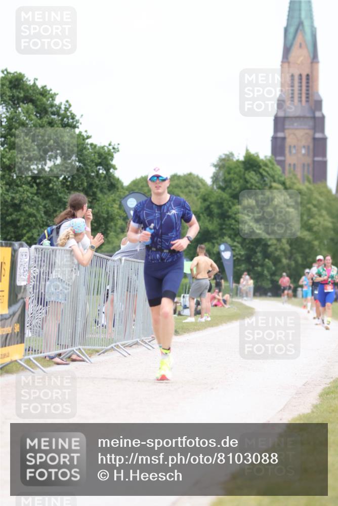 22.06.2025 - Viking Triathlon H.Heesch http://msf.ph/oto/8103088 22.06.2025 13:38:27 Laufen 328 meine-sportfotos.de