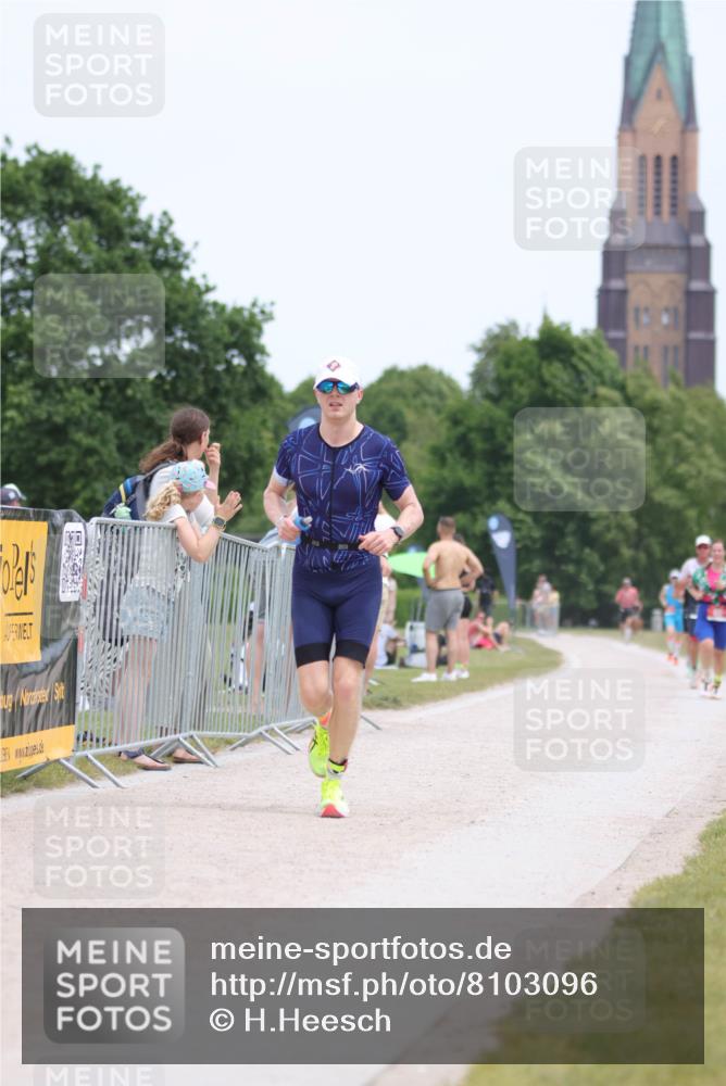22.06.2025 - Viking Triathlon H.Heesch http://msf.ph/oto/8103096 22.06.2025 13:38:27 Laufen 328 meine-sportfotos.de