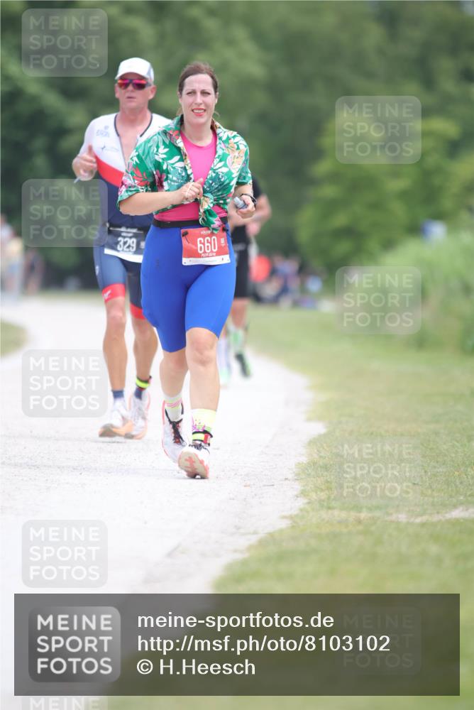 22.06.2025 - Viking Triathlon H.Heesch http://msf.ph/oto/8103102 22.06.2025 13:38:34 Laufen 328, 329, 660 meine-sportfotos.de
