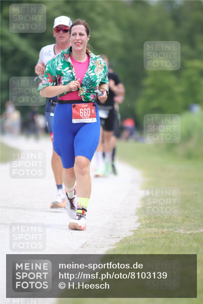 22.06.2025 - Viking Triathlon H.Heesch http://msf.ph/oto/8103139 22.06.2025 13:38:35 Laufen 329, 660 meine-sportfotos.de