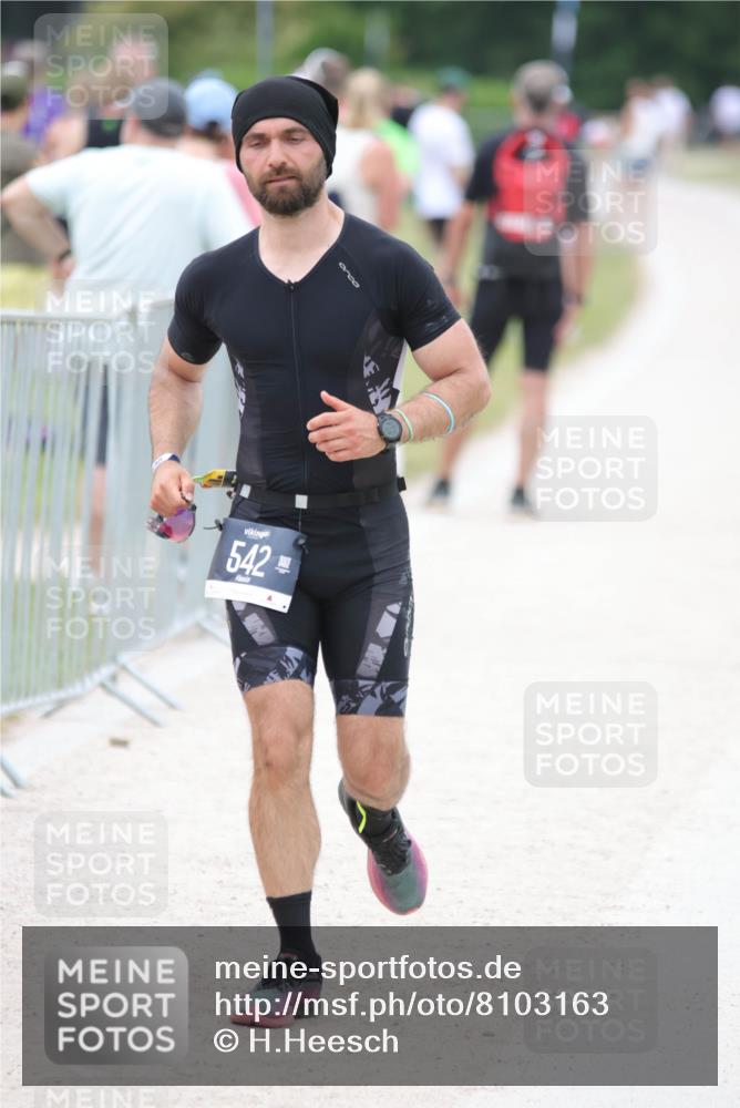 22.06.2025 - Viking Triathlon H.Heesch http://msf.ph/oto/8103163 22.06.2025 15:50:49 Laufen 542 meine-sportfotos.de