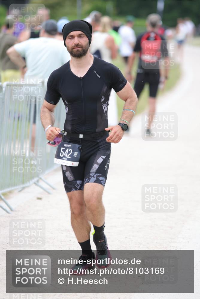 22.06.2025 - Viking Triathlon H.Heesch http://msf.ph/oto/8103169 22.06.2025 15:50:49 Laufen 542 meine-sportfotos.de