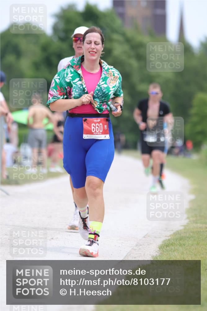 22.06.2025 - Viking Triathlon H.Heesch http://msf.ph/oto/8103177 22.06.2025 13:38:37 Laufen 203, 329, 660 meine-sportfotos.de