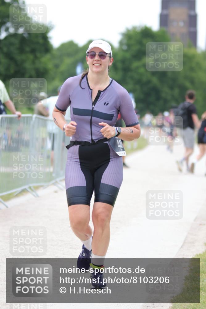 22.06.2025 - Viking Triathlon H.Heesch http://msf.ph/oto/8103206 22.06.2025 15:51:19 Laufen 441 meine-sportfotos.de
