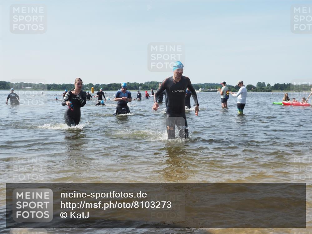 22.06.2025 - Viking Triathlon KatJ http://msf.ph/oto/8103273 22.06.2025 10:34:42 Schwimmen 77, 114, 161, 247, 284, 323, 341, 434, 546, 550 meine-sportfotos.de