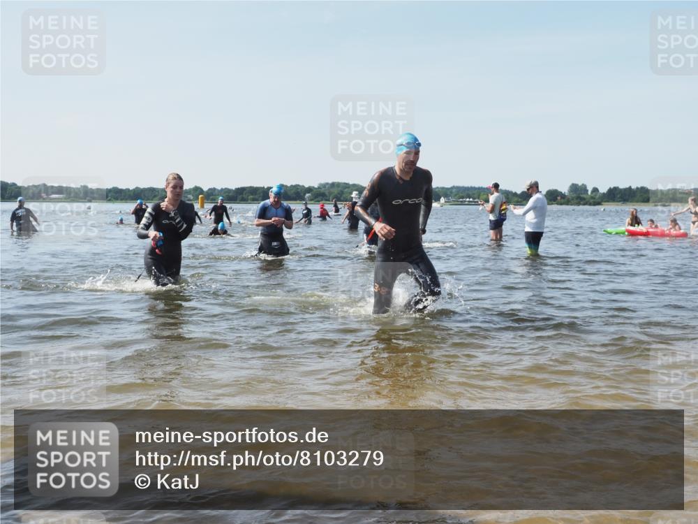 22.06.2025 - Viking Triathlon KatJ http://msf.ph/oto/8103279 22.06.2025 10:34:43 Schwimmen 77, 114, 161, 247, 284, 323, 341, 434, 546, 550 meine-sportfotos.de