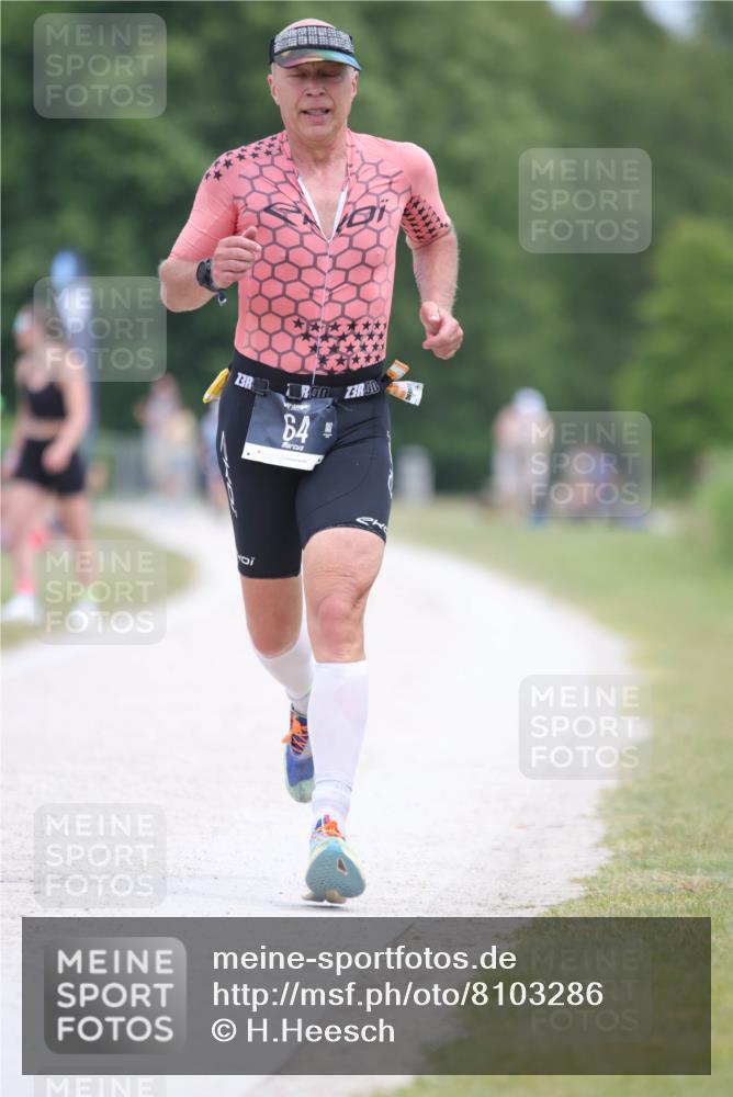 22.06.2025 - Viking Triathlon H.Heesch http://msf.ph/oto/8103286 22.06.2025 13:38:54 Laufen 64 meine-sportfotos.de