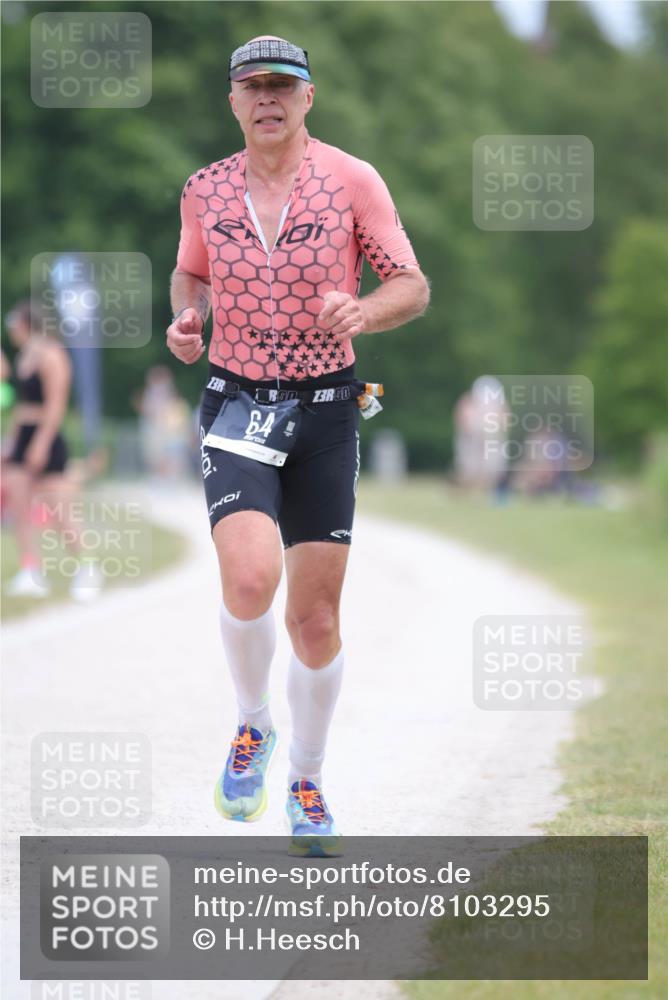 22.06.2025 - Viking Triathlon H.Heesch http://msf.ph/oto/8103295 22.06.2025 13:38:54 Laufen 64 meine-sportfotos.de