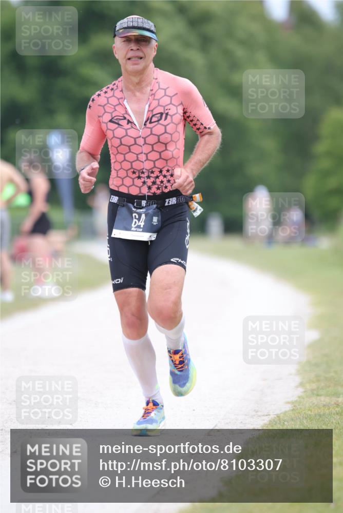 22.06.2025 - Viking Triathlon H.Heesch http://msf.ph/oto/8103307 22.06.2025 13:38:55 Laufen 64 meine-sportfotos.de