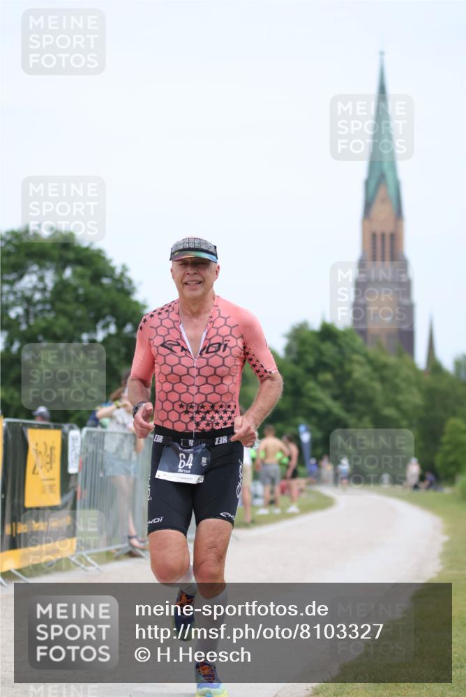 22.06.2025 - Viking Triathlon H.Heesch http://msf.ph/oto/8103327 22.06.2025 13:38:57 Laufen 64 meine-sportfotos.de