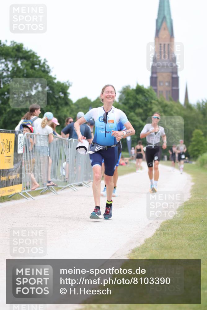 22.06.2025 - Viking Triathlon H.Heesch http://msf.ph/oto/8103390 22.06.2025 13:39:35 Laufen 30, 154, 488 meine-sportfotos.de