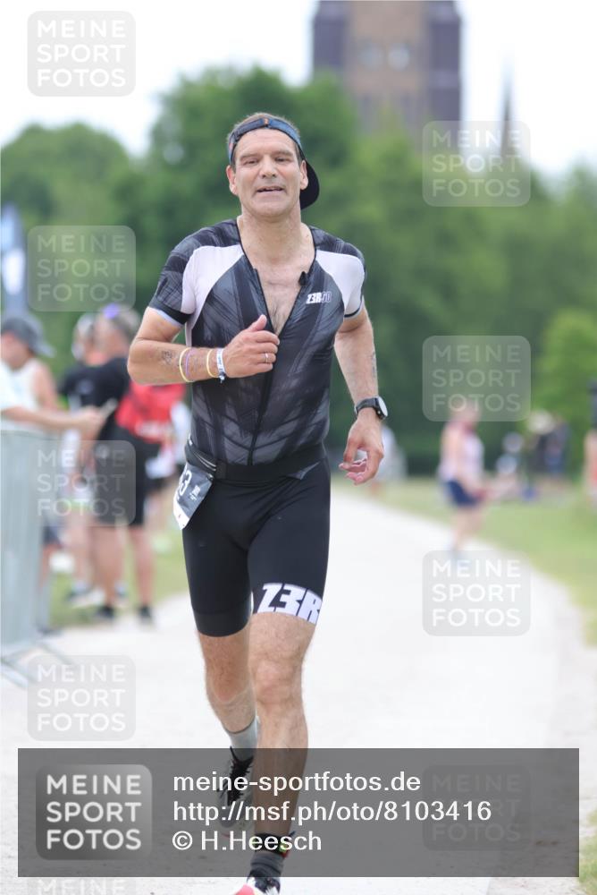 22.06.2025 - Viking Triathlon H.Heesch http://msf.ph/oto/8103416 22.06.2025 15:52:36 Laufen 463 meine-sportfotos.de