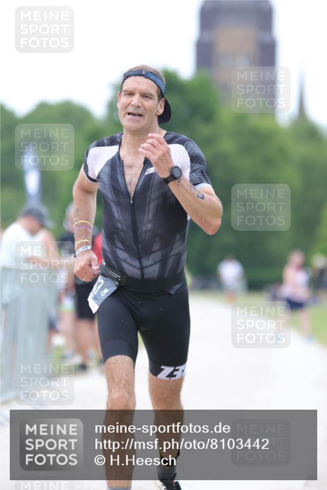 22.06.2025 - Viking Triathlon H.Heesch http://msf.ph/oto/8103442 22.06.2025 15:52:36 Laufen 463 meine-sportfotos.de