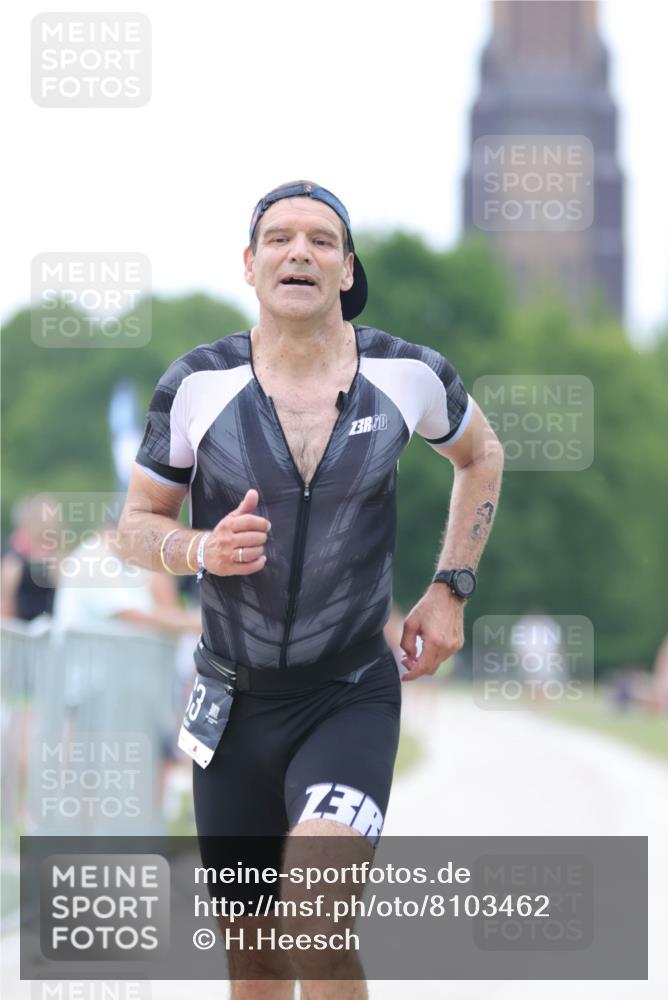 22.06.2025 - Viking Triathlon H.Heesch http://msf.ph/oto/8103462 22.06.2025 15:52:37 Laufen 463 meine-sportfotos.de