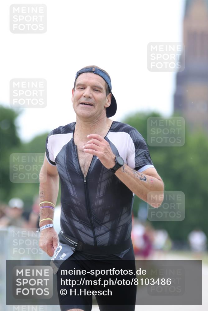 22.06.2025 - Viking Triathlon H.Heesch http://msf.ph/oto/8103486 22.06.2025 15:52:37 Laufen 463 meine-sportfotos.de