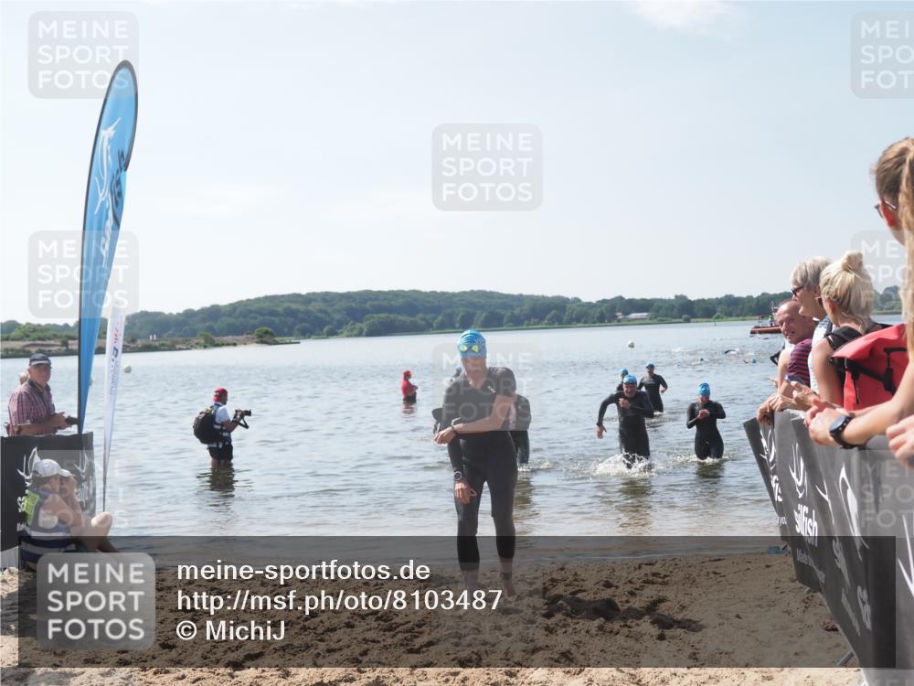 22.06.2025 - Viking Triathlon MichiJ http://msf.ph/oto/8103487 22.06.2025 10:46:40 Schwimmen 60, 143, 206, 333, 479, 498, 515 meine-sportfotos.de
