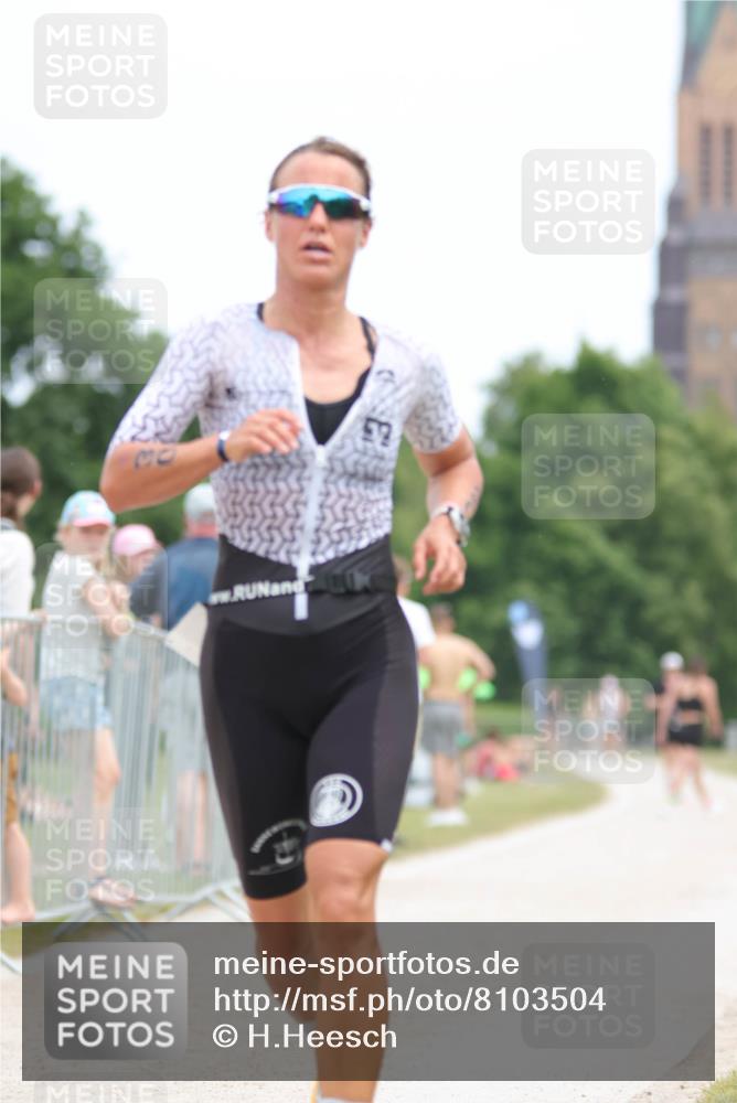 22.06.2025 - Viking Triathlon H.Heesch http://msf.ph/oto/8103504 22.06.2025 13:39:40 Laufen 30, 154, 488 meine-sportfotos.de
