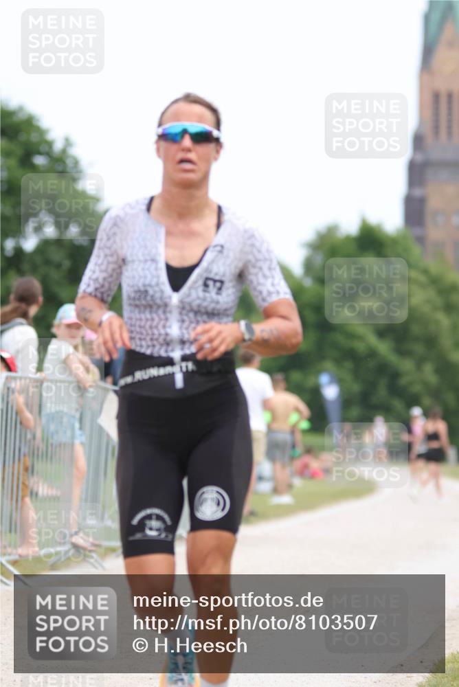 22.06.2025 - Viking Triathlon H.Heesch http://msf.ph/oto/8103507 22.06.2025 13:39:40 Laufen 30, 154, 488 meine-sportfotos.de