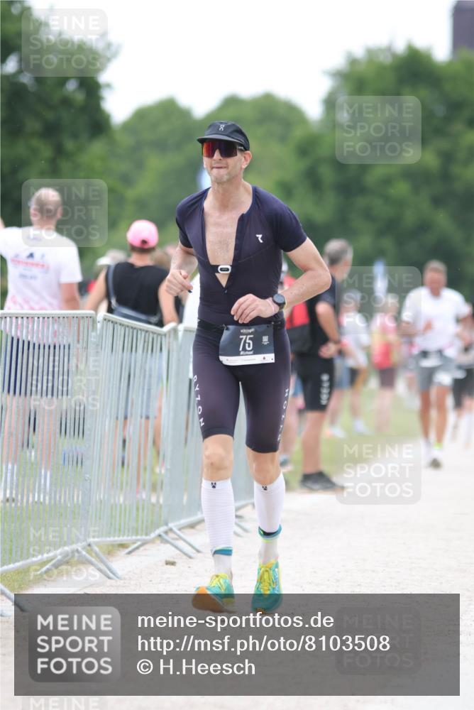 22.06.2025 - Viking Triathlon H.Heesch http://msf.ph/oto/8103508 22.06.2025 15:53:16 Laufen 75, 637 meine-sportfotos.de