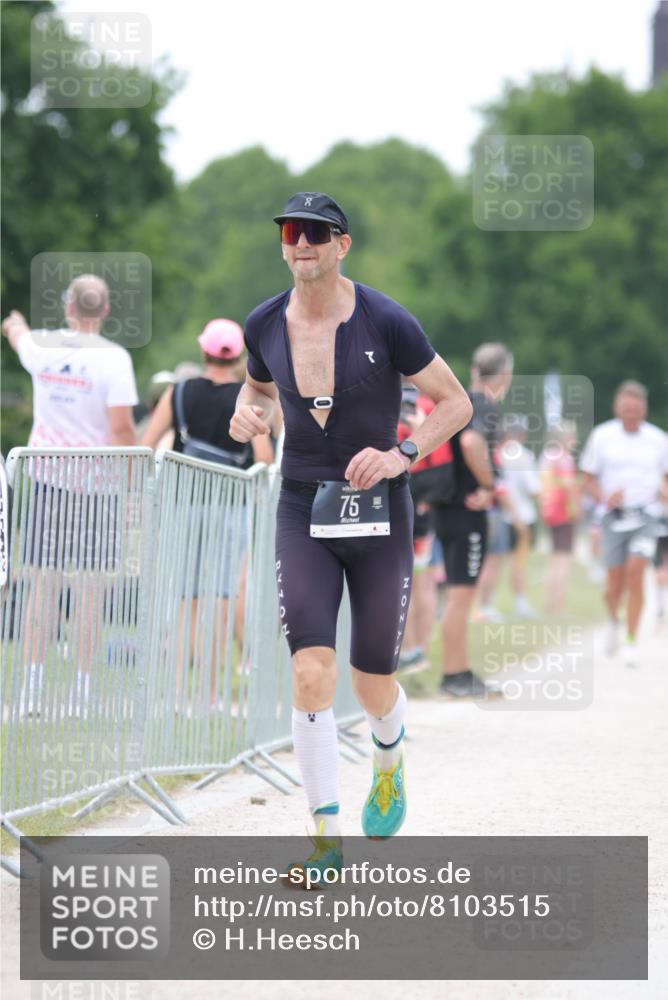 22.06.2025 - Viking Triathlon H.Heesch http://msf.ph/oto/8103515 22.06.2025 15:53:16 Laufen 75, 637 meine-sportfotos.de