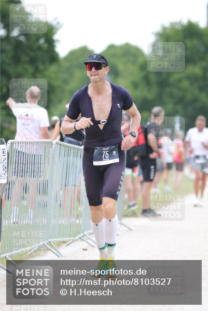 22.06.2025 - Viking Triathlon H.Heesch http://msf.ph/oto/8103527 22.06.2025 15:53:16 Laufen 75, 637 meine-sportfotos.de