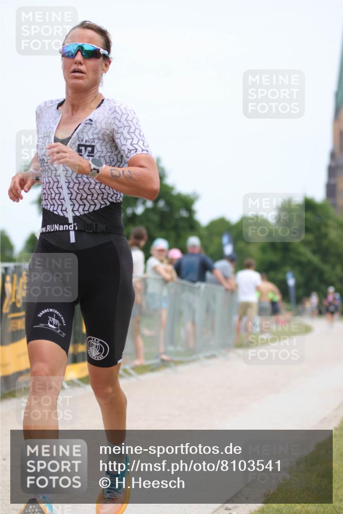 22.06.2025 - Viking Triathlon H.Heesch http://msf.ph/oto/8103541 22.06.2025 13:39:41 Laufen 30, 154, 464, 488 meine-sportfotos.de