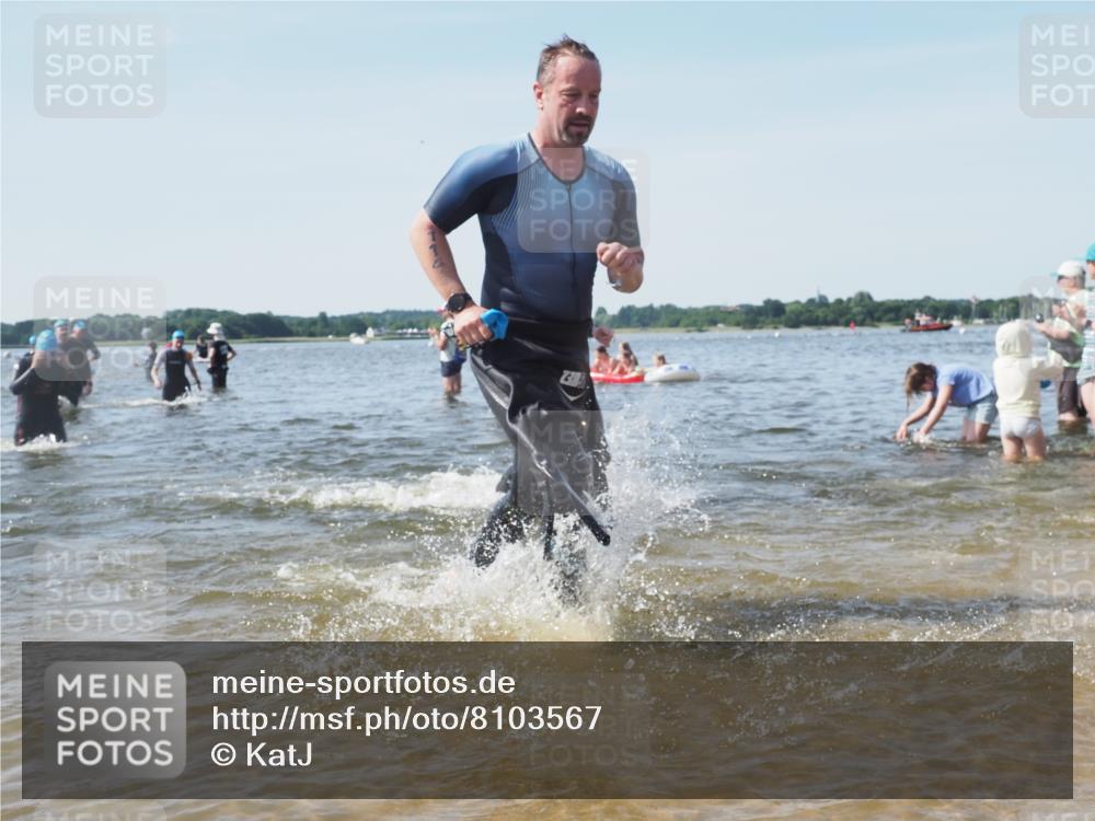 22.06.2025 - Viking Triathlon KatJ http://msf.ph/oto/8103567 22.06.2025 10:34:50 Schwimmen 17, 43, 77, 114, 161, 284, 323, 434, 475, 548, 550 meine-sportfotos.de
