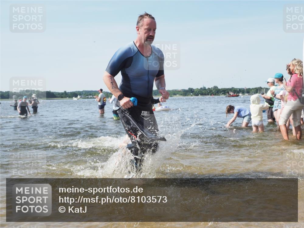 22.06.2025 - Viking Triathlon KatJ http://msf.ph/oto/8103573 22.06.2025 10:34:50 Schwimmen 17, 43, 77, 114, 161, 284, 323, 434, 475, 548, 550 meine-sportfotos.de