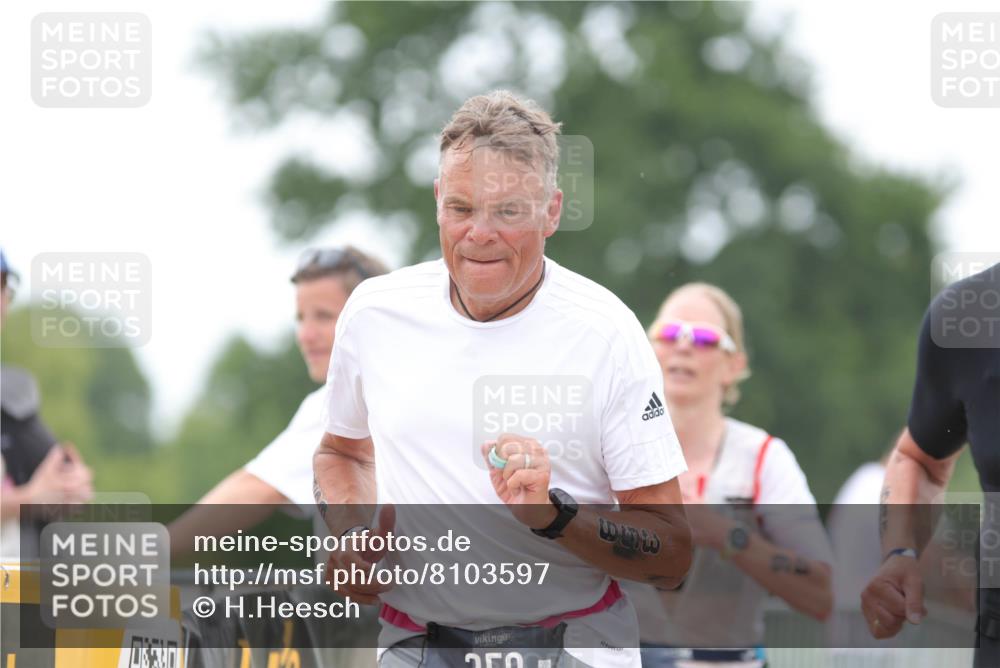 22.06.2025 - Viking Triathlon H.Heesch http://msf.ph/oto/8103597 22.06.2025 15:53:29 Laufen 46, 359, 548 meine-sportfotos.de