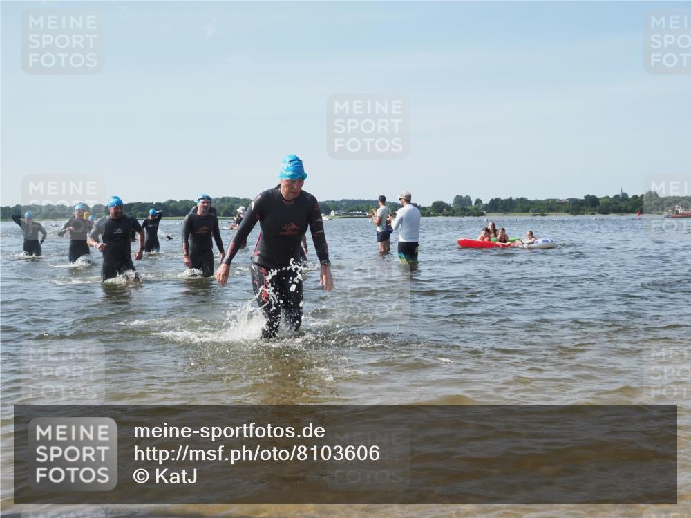 22.06.2025 - Viking Triathlon KatJ http://msf.ph/oto/8103606 22.06.2025 10:34:55 Schwimmen 17, 43, 77, 161, 434, 475, 495, 548 meine-sportfotos.de
