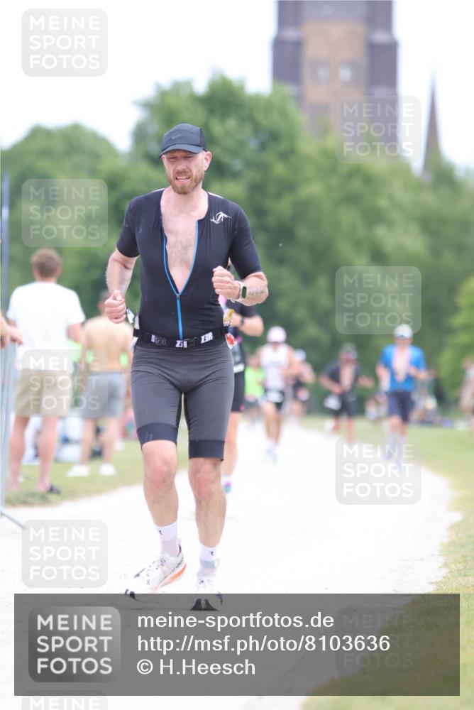 22.06.2025 - Viking Triathlon H.Heesch http://msf.ph/oto/8103636 22.06.2025 13:39:54 Laufen 342 meine-sportfotos.de