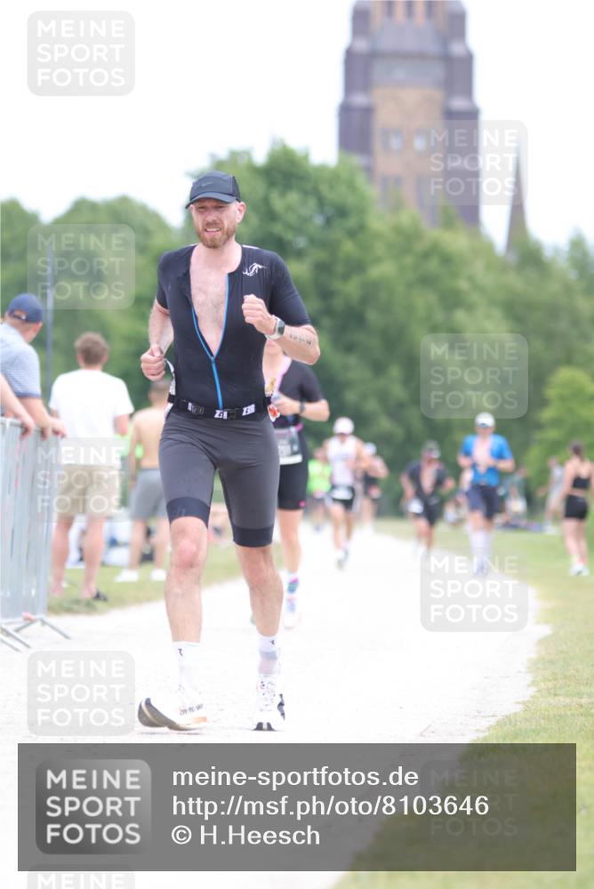 22.06.2025 - Viking Triathlon H.Heesch http://msf.ph/oto/8103646 22.06.2025 13:39:54 Laufen 342 meine-sportfotos.de