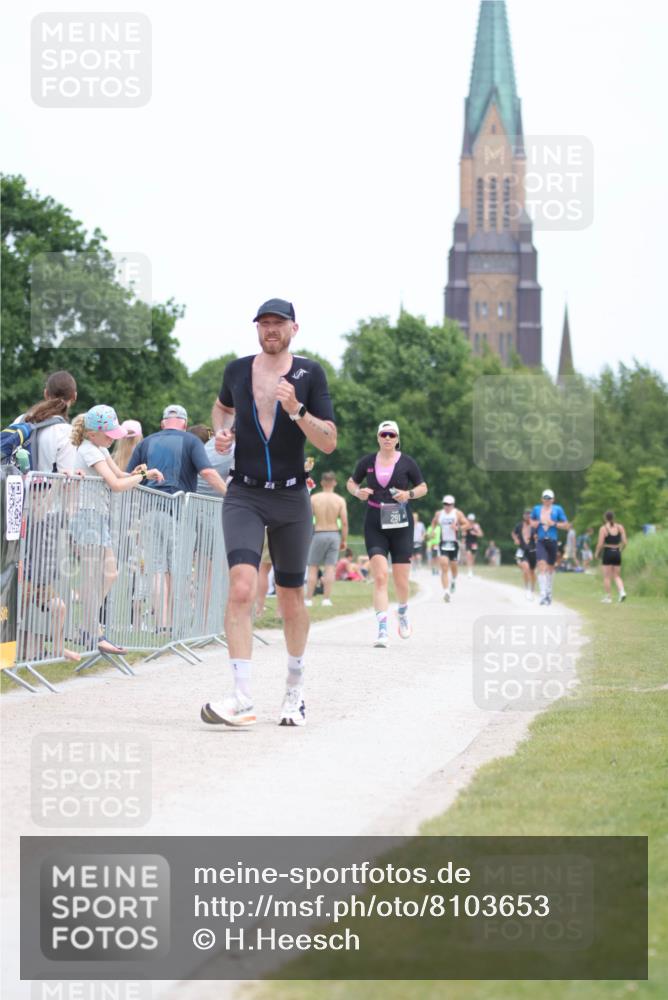 22.06.2025 - Viking Triathlon H.Heesch http://msf.ph/oto/8103653 22.06.2025 13:39:55 Laufen 291, 342 meine-sportfotos.de