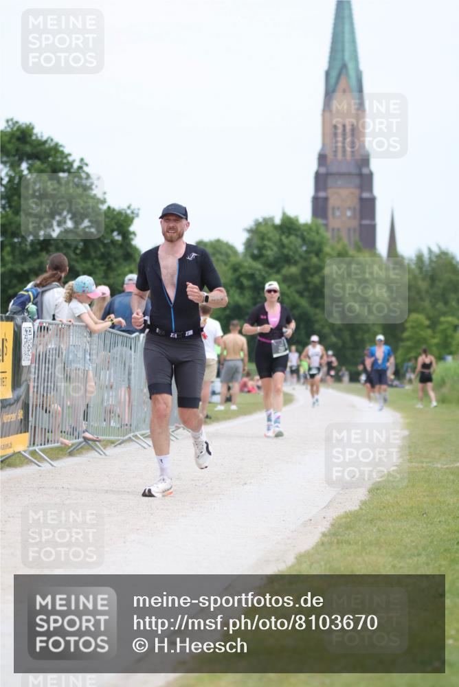 22.06.2025 - Viking Triathlon H.Heesch http://msf.ph/oto/8103670 22.06.2025 13:39:55 Laufen 291, 342 meine-sportfotos.de