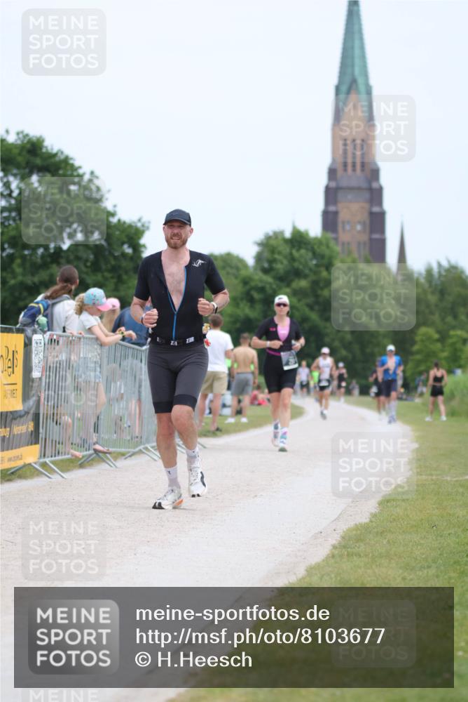 22.06.2025 - Viking Triathlon H.Heesch http://msf.ph/oto/8103677 22.06.2025 13:39:55 Laufen 291, 342 meine-sportfotos.de