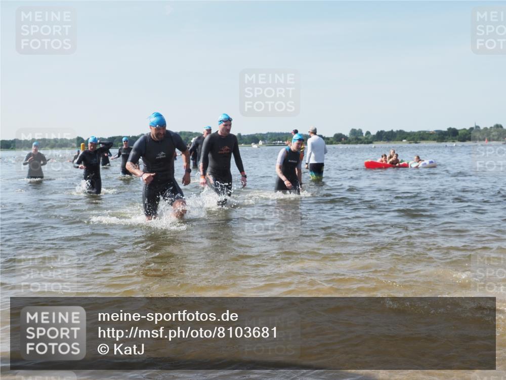 22.06.2025 - Viking Triathlon KatJ http://msf.ph/oto/8103681 22.06.2025 10:34:58 Schwimmen 17, 43, 77, 157, 161, 434, 475, 495, 548, 660 meine-sportfotos.de