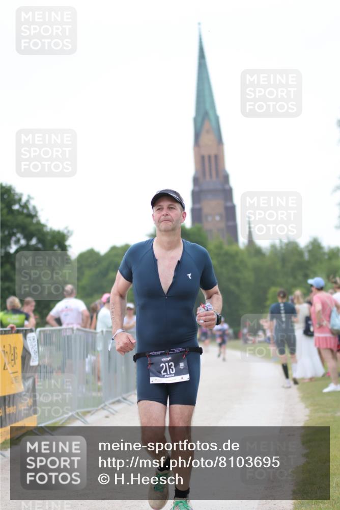 22.06.2025 - Viking Triathlon H.Heesch http://msf.ph/oto/8103695 22.06.2025 15:54:07 Laufen 43, 213 meine-sportfotos.de
