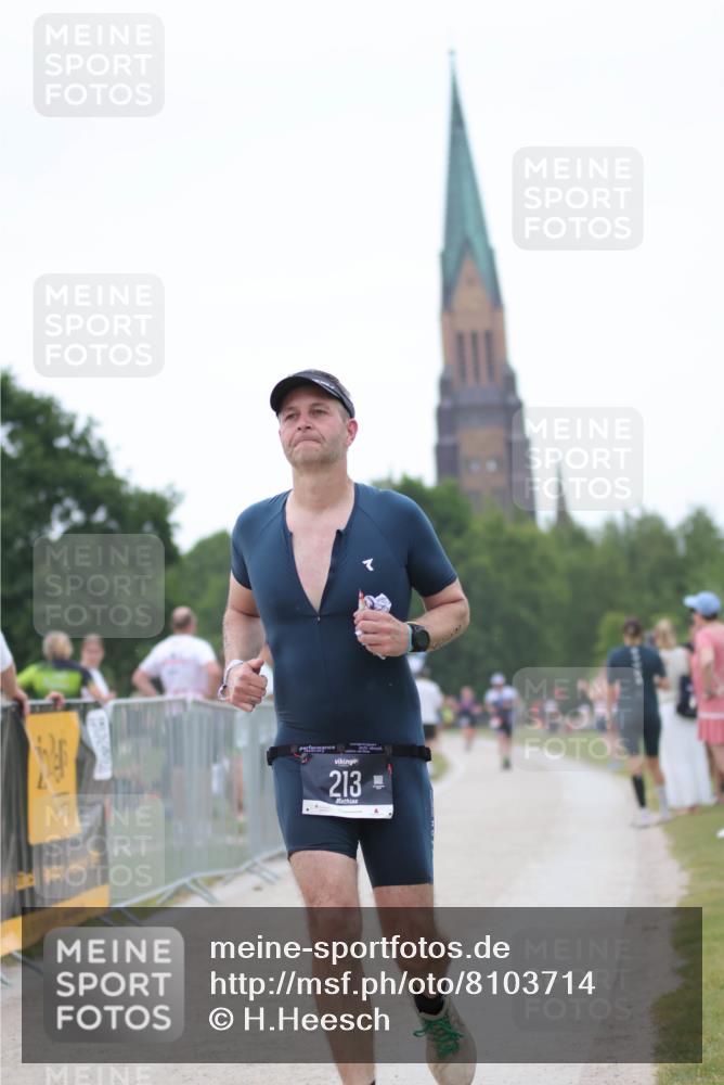 22.06.2025 - Viking Triathlon H.Heesch http://msf.ph/oto/8103714 22.06.2025 15:54:07 Laufen 43, 213 meine-sportfotos.de