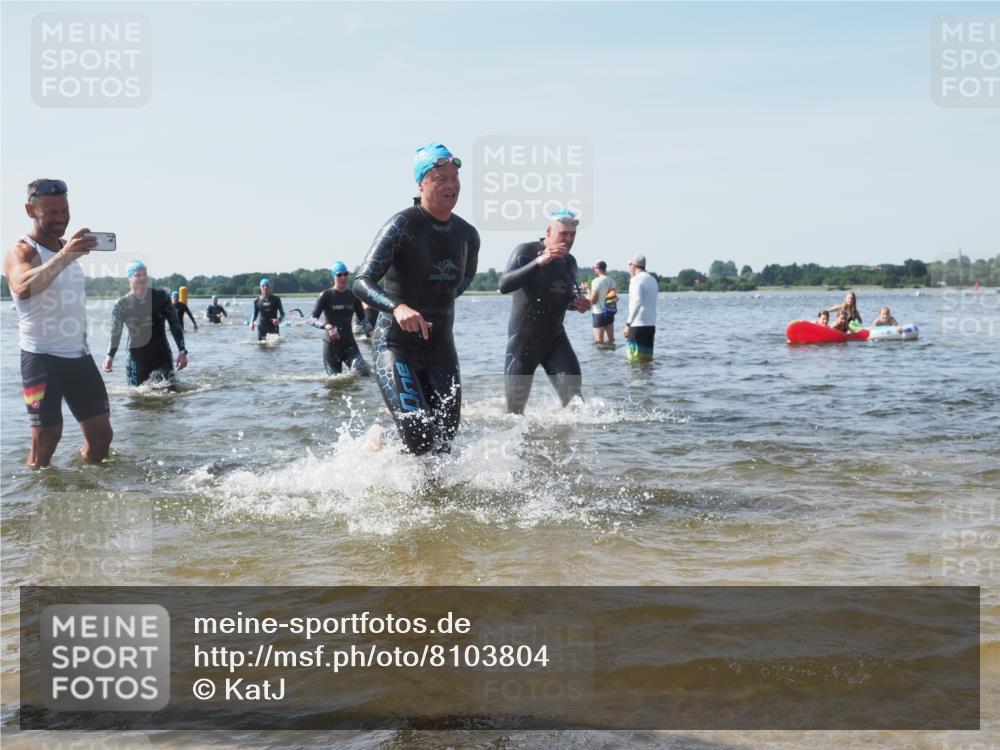 22.06.2025 - Viking Triathlon KatJ http://msf.ph/oto/8103804 22.06.2025 10:35:03 Schwimmen 17, 43, 139, 157, 161, 434, 475, 495, 548, 660 meine-sportfotos.de