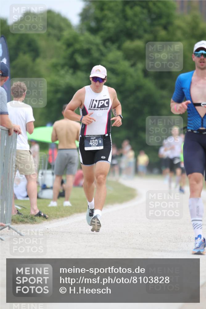 22.06.2025 - Viking Triathlon H.Heesch http://msf.ph/oto/8103828 22.06.2025 13:40:04 Laufen 45, 291, 480, 546 meine-sportfotos.de